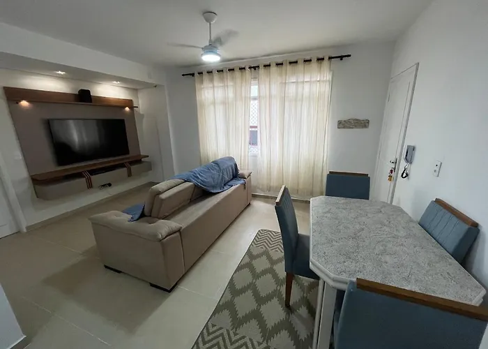 Apartamento no Guaruja, Praia Pitangueiras, 2 dormitórios, reformado.